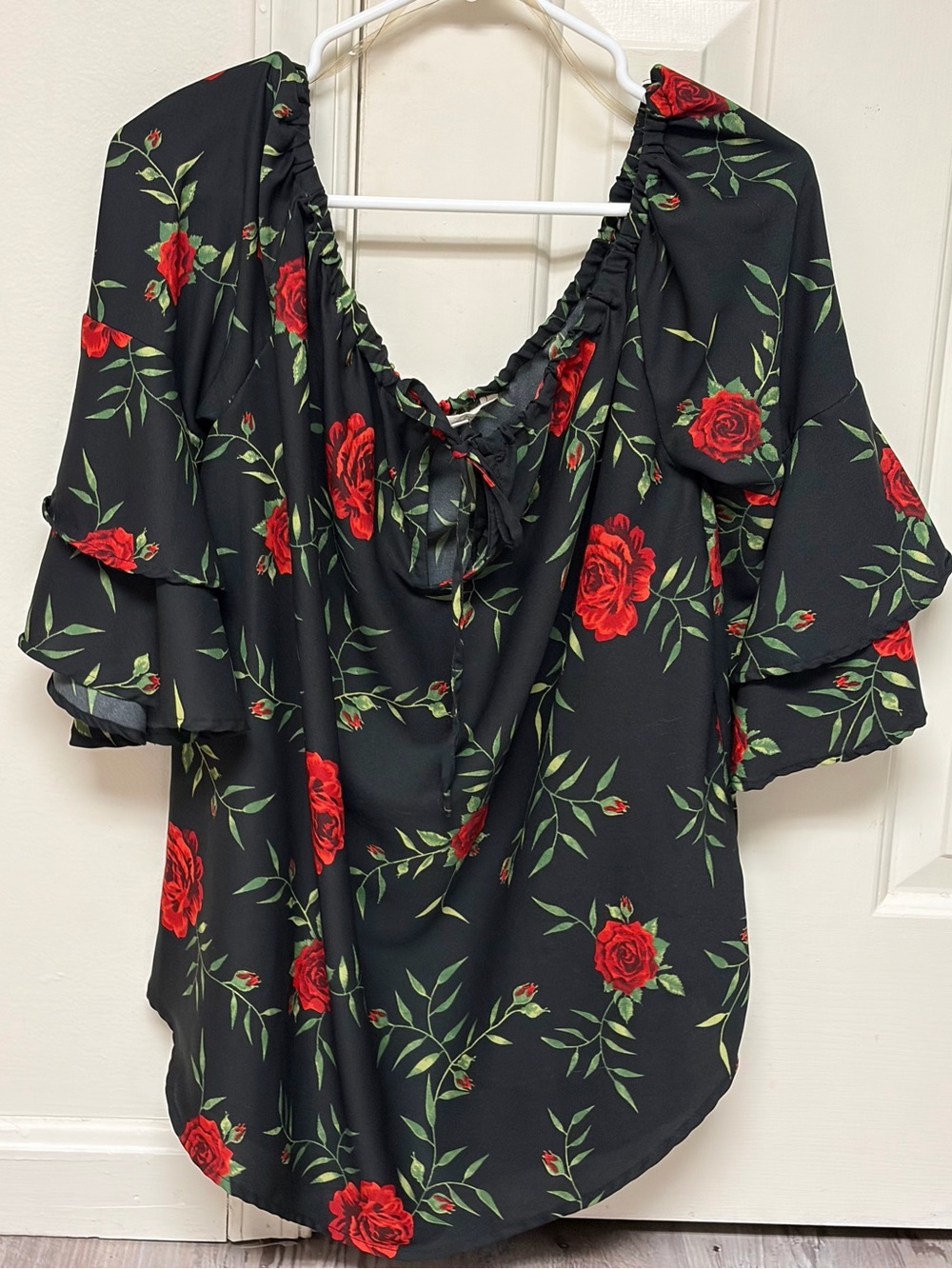 Indulge Instyle Women’s 2X Black Floral Off-Shoulder Blouse with Red Rose Print